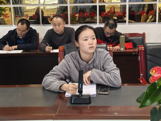 2024年秋季學(xué)期半期德育安全工作會(huì)議254.png